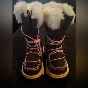 OshKosh snow boots